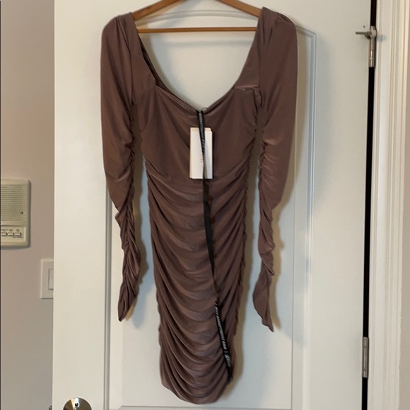 NWT MOCHA RUCHED LONG SLEEVE DRESS - Picture 5 of 5